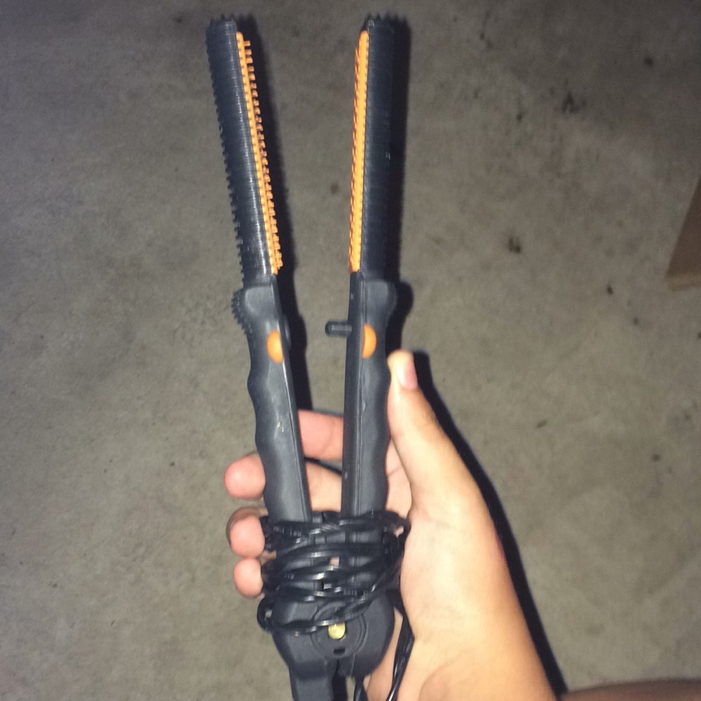 Maxius 2 in one curling and straightening iron